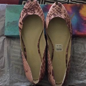 ***REDUCED***Gently Worn Flat Shoes